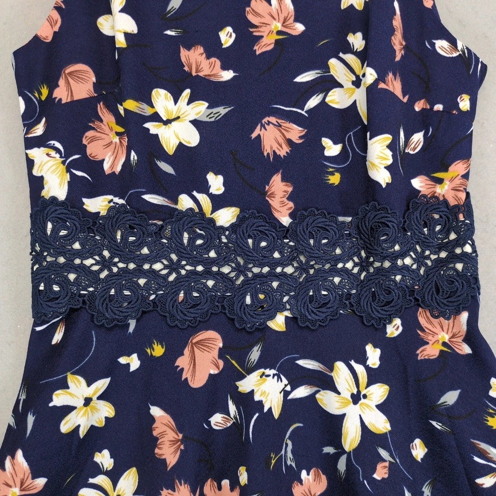 Homeyee Navy Floral Fit & Flare Knee Length Dress Sz M Crochet Lace Waist Panel - Picture 2 of 10